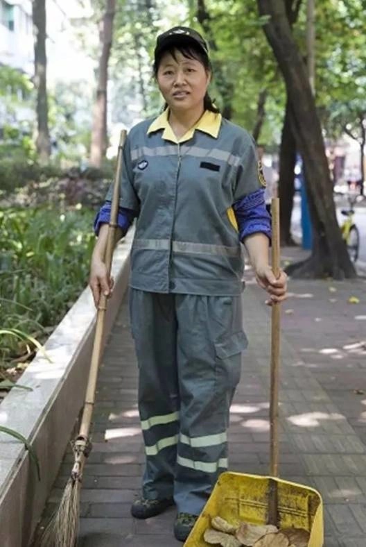 Cô Tư là công nhân vệ sinh ở Quảng Châu