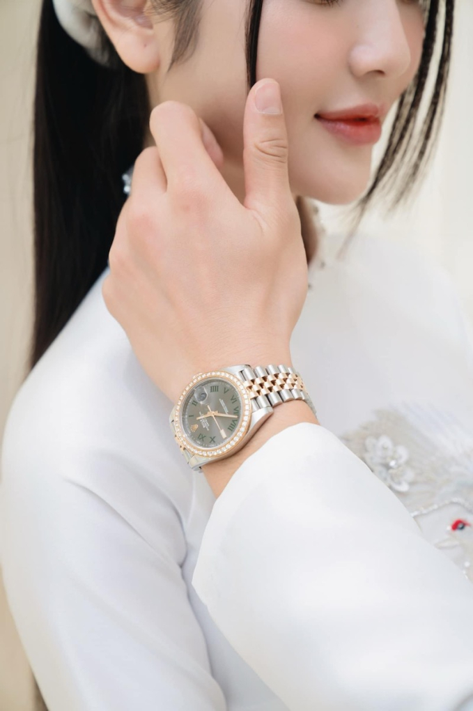 Chiếc đồng hồ Quang Hải đeo trong đám hỏi được định giá khoảng 600 triệu