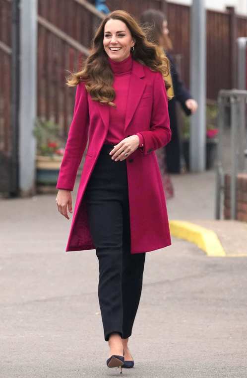 Vương phi Kate Middleton gợi ý 10 cách mặc quần ống đứng chuẩn thanh lịch cho phụ nữ trên 40 tuổi