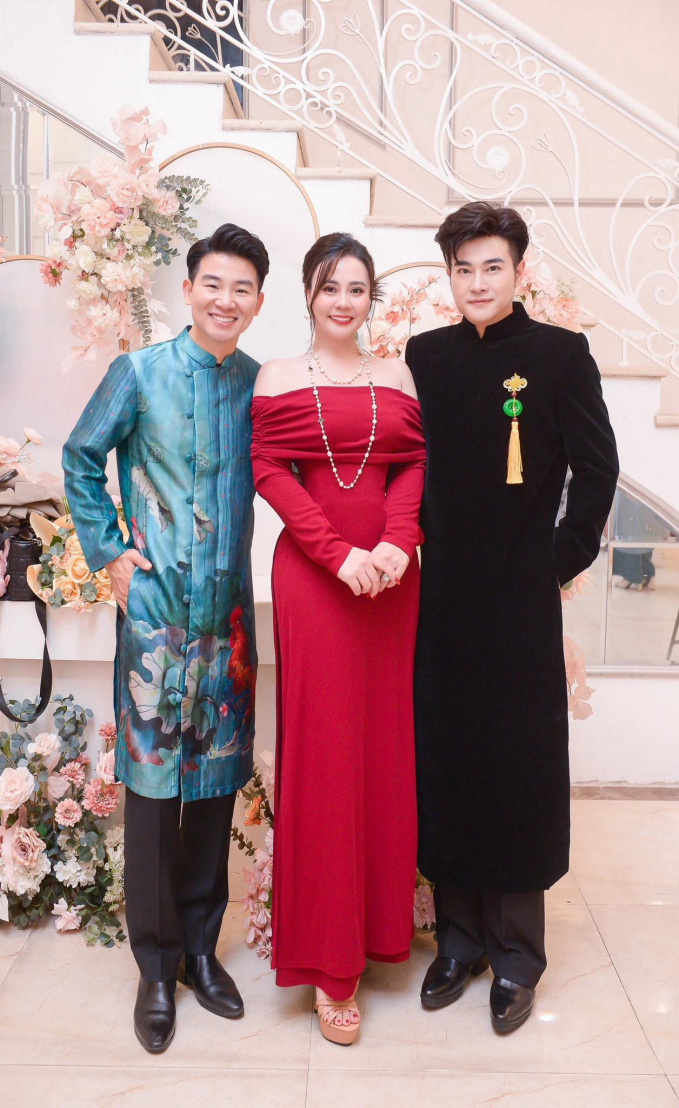 Ca sĩ Việt Tú, Hoa hậu Phan Kim Oanh và ca sĩ Minh Quân