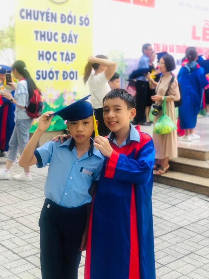 Hai con trai chị Lê Thị Bảo Nhi (TP.HCM) đã đạt được học bổng 60% từ trường quốc tế Canada CIS, và 75% từ trường quốc tế song ngữ Canada -Việt Nam BCIS 
