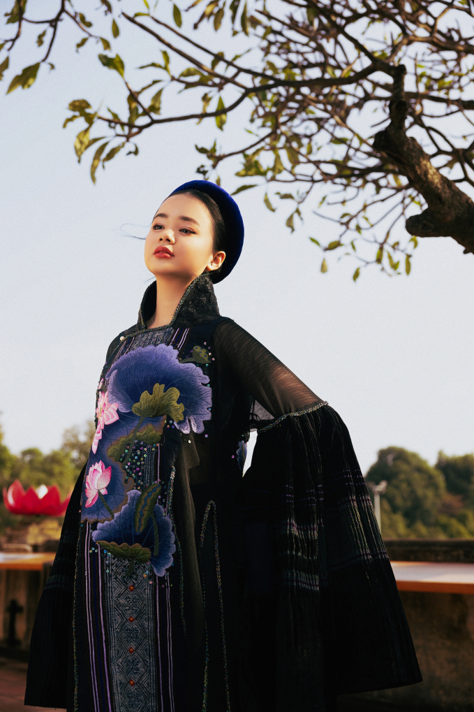 Áo dài thổ cẩm tơ tằm: Những thiết kế mang linh hồn của người Việt xưa