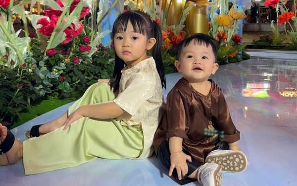 Hai nhóc tì Suchin và Sutin nhà Cường Đô La - Đàm Thu Trang