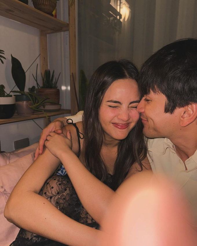 Cặp sao Yaya Urassaya - Nadech Kugimiya đón lễ Tình nhân lần thứ 12 bên nhau