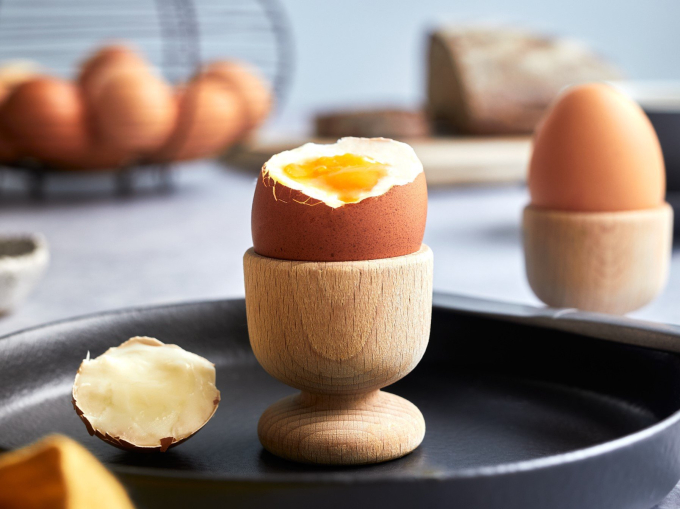 Trứng rất giàu vi chất dinh dưỡng choline, tốt cho trí nhớ.