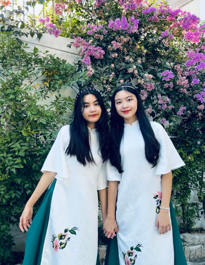 Hai con gái xinh đẹp của MC Quyền Linh