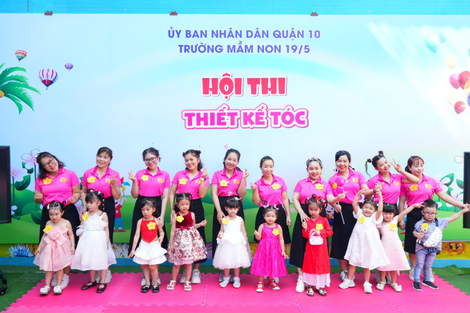 Một trường mầm non công lập ở TP.HCM có hoạt động mừng ngày 8/3 đặc biệt khiến cô trò hào hứng: Bố mẹ thích thú nhìn con mình 