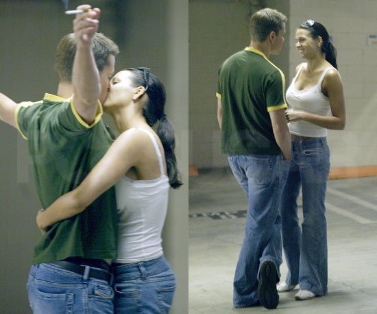 Hình ảnh khóa môi hạnh phúc của Matt Damon và vợ khiến công chúng không khỏi ghen tị