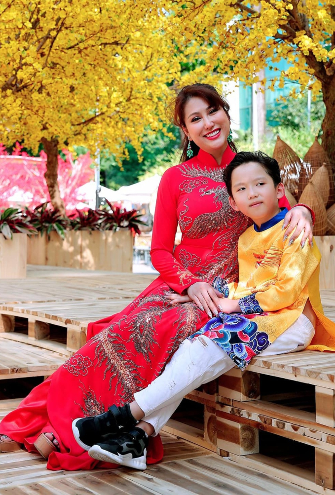 Phi Thanh Vân và con trai