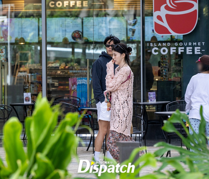 Dispatch công bố hình ảnh hẹn hò của Han So Hee và Ryu Jun Yeol ở Hawaii