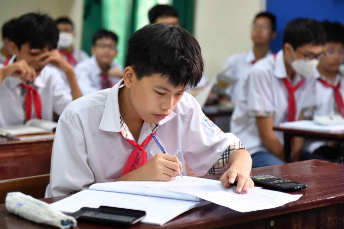Kỳ thi lớp 10 ở Hà Nội được đánh giá căng thẳng hơn kỳ thi đại học. (Ảnh minh hoạ)
