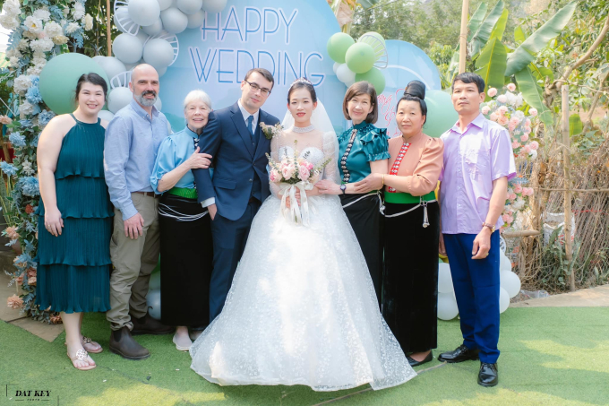 Đám cưới đặc biệt của cô gái dân tộc Thái và chú rể Mỹ: Bố mẹ chồng nhập gia tùy tục, bàn chuyện cưới chỉ trong 1 cuộc điện thoại - Ảnh 8.