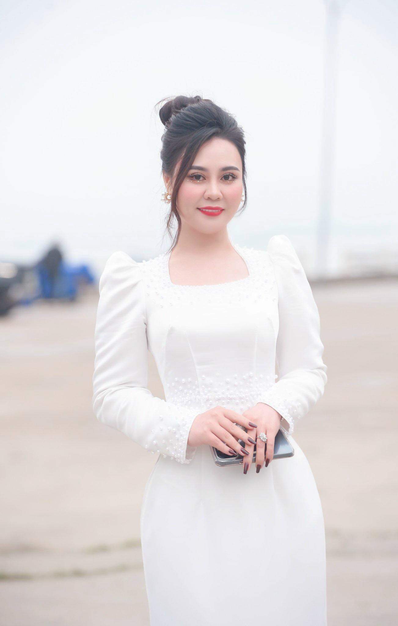 Hoa hậu Phan Kim Oanh dùng hết tiền cát xê để từ thiện