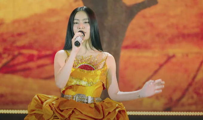 Lần gần nhất Hoàng Thùy Linh - Đen Vâu hát chung: Nhà gái mặc đầm giấu bụng, sắc vóc có gì đáng nói?