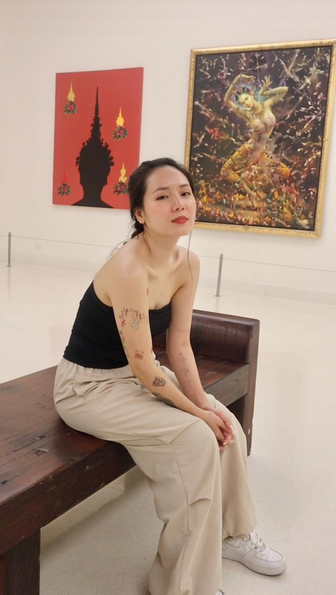 Ca sĩ Phương Linh ở tuổi 40: Trẻ trung, sành điệu không kém em gái Phương Ly nhờ 4 món thời trang