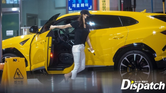 Park Min Young từng bị chụp lái siêu xe Lamborghini Urus vàng thời điểm bị khui hẹn hò doanh nhân tai tiếng