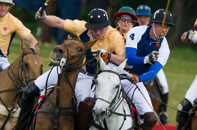 Polo được xem là môn thể thao quý tộc.