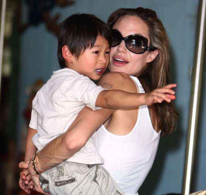 Angelina Jolie và Brad Pitt có 3 người con nuôi nhưng tại sao cậu con trai người Việt - Pax Thiên lại nổi tiếng nhất? 