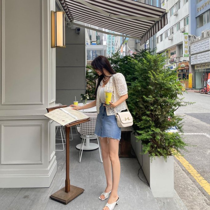 Diện trang phục dáng ngắn, chị em hãy đi 4 kiểu giày để kéo chân dài hơn