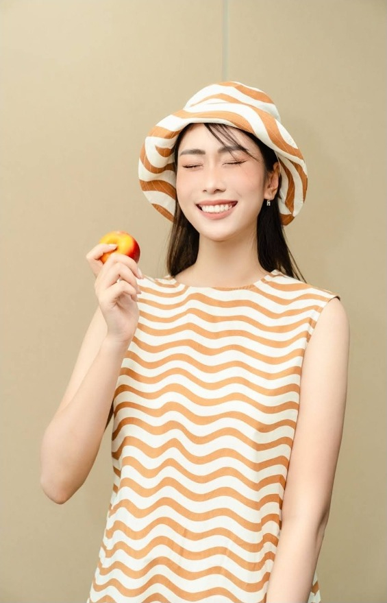 Á hậu Thủy Tiên, Hoa hậu Ban Mai, người mẫu Lâm Bích Tuyền cùng khoe sắc trong thiết kế mới nhất của UNIQLO & Marimekko