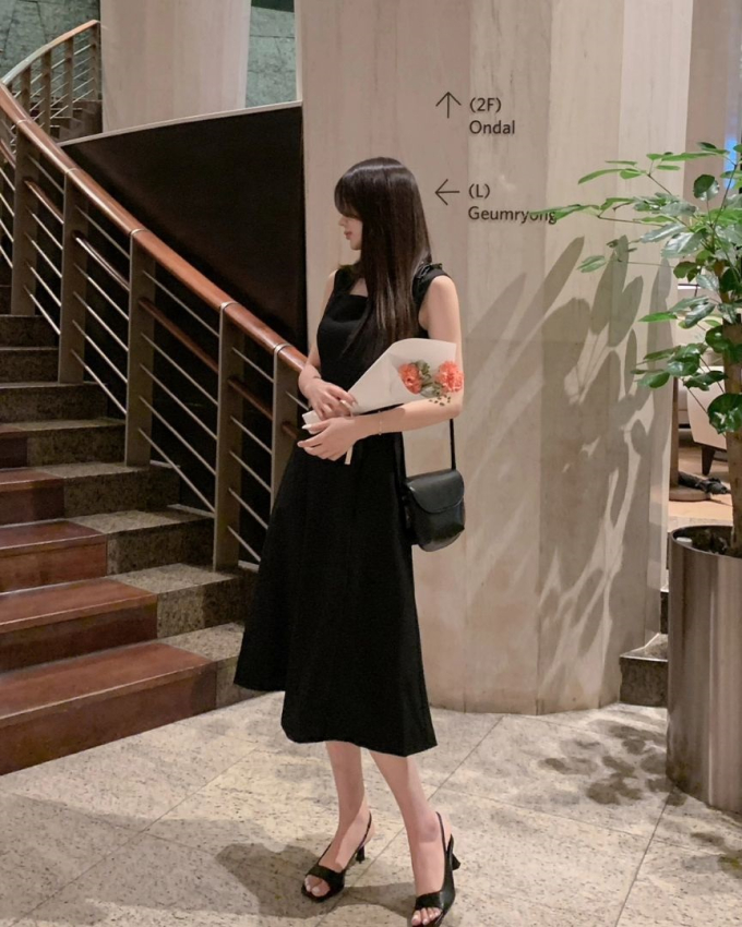 Váy và sandal có 10 cách diện siêu trẻ trung, tôn dáng