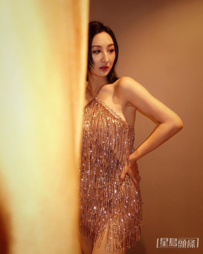Sao nữ vừa gây bão với tuyên bố “không cần đàn ông” khi bị giục cưới: Sở hữu body cực nóng bỏng ở tuổi 37