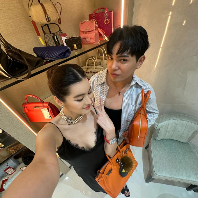 Những khoảnh khắc sang chảnh của Somrutai Sangchaiphum bên bạn bè