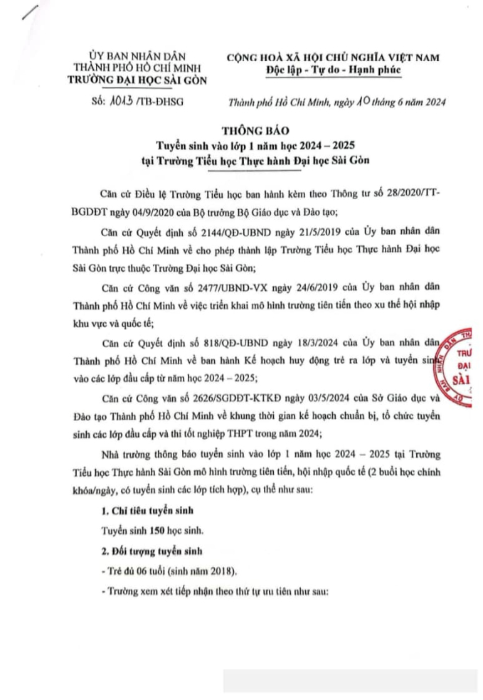 Loạt trường cấp 1 nóng nhất các mùa tuyển sinh ở Hà Nội và TP.HCM: Cả nhà chia ca ngồi ở cổng trường, chờ 16 tiếng để nộp hồ sơ!