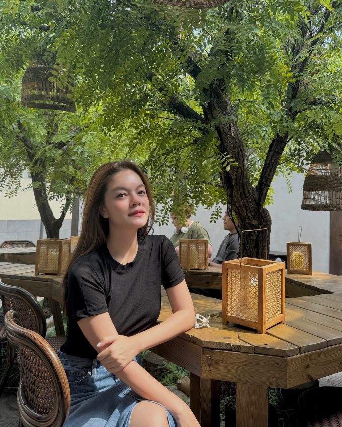 5 kiểu áo được các mỹ nhân Việt trên 40 tuổi mặc nhiều nhất