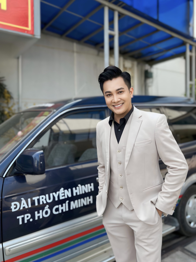 Quá khứ đi phát tờ rơi kiếm sống của mỹ nam phim VTV được săn đón nhất
