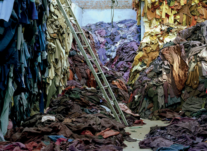 Thị trường Bắc Mỹ thải ra khoảng 9,5 triệu tấn rác thải quần áo có thể tái chế hoặc tái sử dụng mỗi năm (Ảnh minh họa).