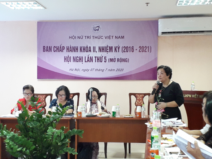 Bà Nguyễn Thị Hồi - Phó Chủ tịch Hội Báo cáo Tổng kết hoạt động Hội năm 2019, Sơ kết hoạt động Hội 6 tháng đầu năm 2020