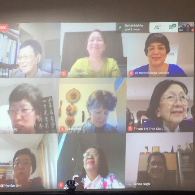  Chủ tịch/người đứng đầu các tổ chức thành viên của Mạng lưới nữ Khoa học công nghệ khu vực Châu Á - Thái Bình Dương tại một số điểm cầu  