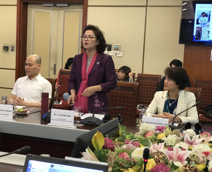 ThS Lê Thị Khánh Vân phát biểu tại Hội thảo Ứng dụng công nghệ trong phòng chống và điều trị Covid-19