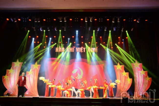 Tiết mục nghệ thuật tại Chương trình giao lưu ca nhạc đặc biệt với chủ đề “Hào khí Việt Nam – Vinh quang thời đại Hồ Chí Minh”