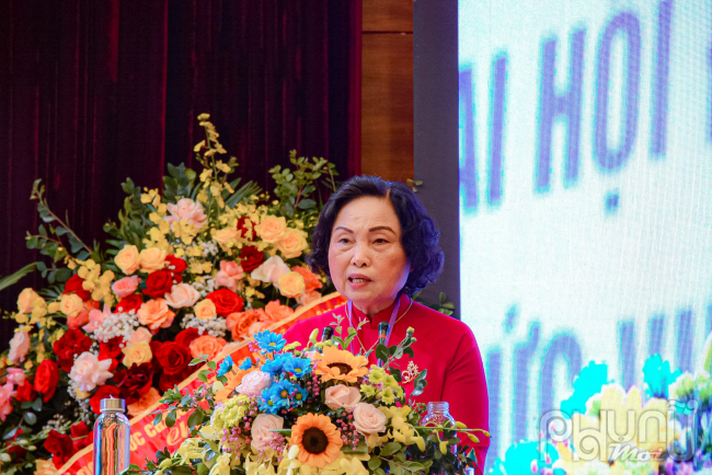 GS.TS Lê Thị Hợp - Chủ tịch Hội NTT Việt Nam khoá III phát biểu Bế mạc Đại hội