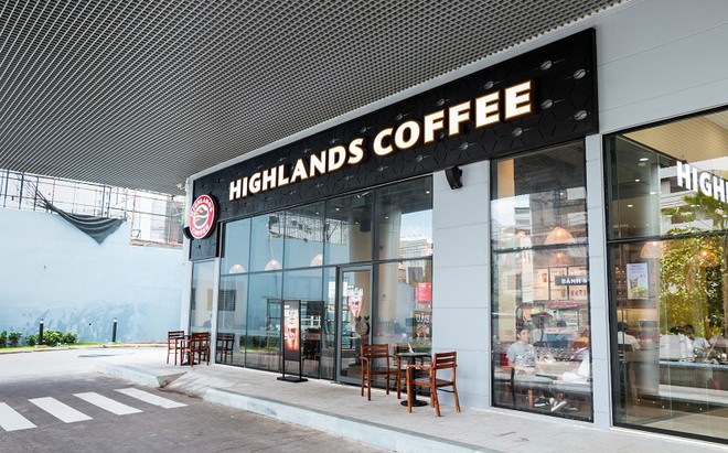 Nhà Hòa Bình cho biết đã gửi đơn tố cáo Highlands về việc bị chuỗi cà phê này nợ 5 tháng tiền mặt bằng.