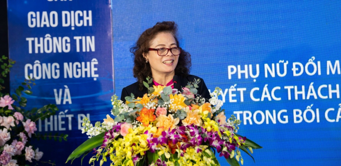Bà Lê Thị Khánh Vân - Giám đốc Trung tâm Ứng dụng KHCN và Khởi nghiệp phát biểu tại Hội thảo 