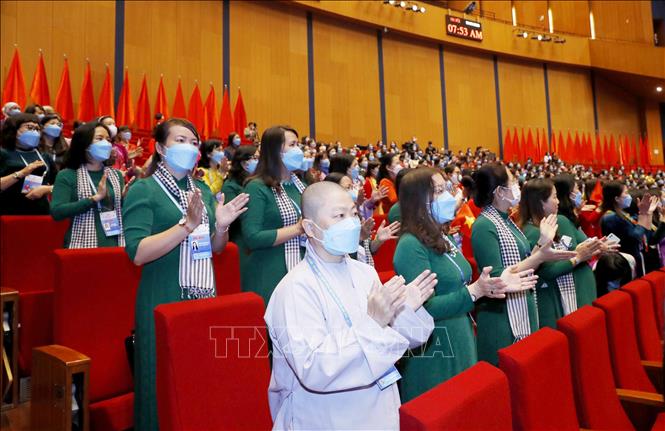 Đoàn đại biểu phụ nữ tỉnh Bến Tre dự Đại hội. Ảnh: TTXVN