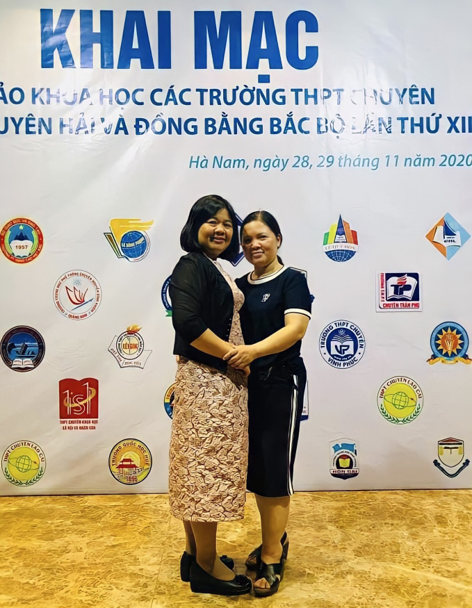 Cô Thanh Huyền tham dự Chuyên đề Hội thảo khoa học các trường THPT Chuyên khu vực Duyên hải và đồng bằng bắc bộ năm 2020. (Ảnh: NVCC)