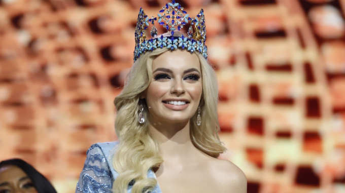 Người đẹp Ba Lan Karolina Bielawska đăng quang Miss World lần thứ 70.