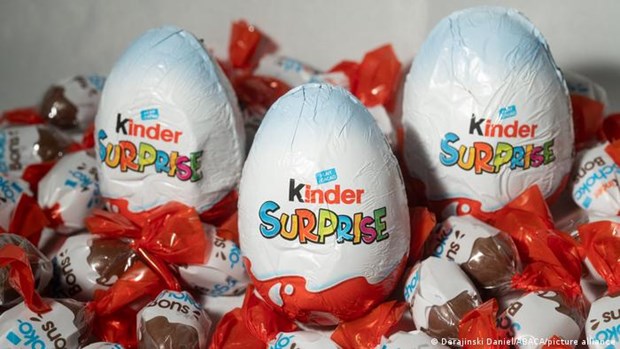 Trước thông tin trứng chocolate Kinder Surprise bị nhiều nước châu Âu thu hồi do nhiễm khuẩn Salmonella, nhiều phụ huynh rất lo lắng. Ảnh:  dw.com