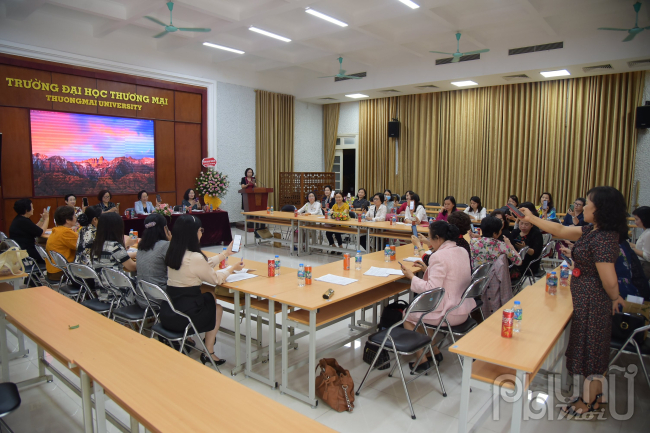 BCH Hội NTT Việt Nam nhắn tin ủng hộ chương trình “Đồng hành cùng phụ nữ biên cương”. Ảnh: Hoàng Toàn