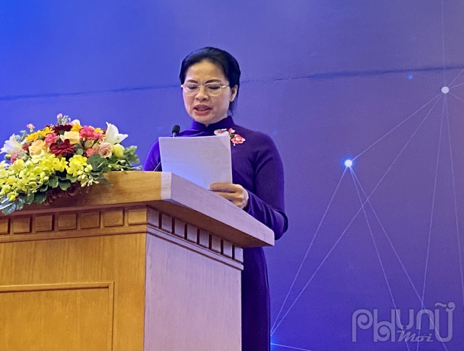 Ủy viên TƯ Đảng, Chủ tịch Hội LHPN Việt Nam Hà Thị Nga phát biểu tại Lễ trao giải thưởng Kovalevskaia năm 2021
