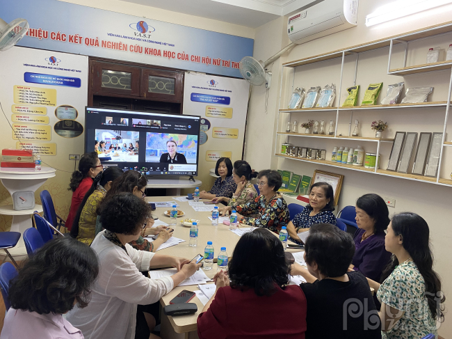 Chiều 16/5, Hội NTT Việt Nam và Hiệp hội sức mạnh phụ nữ Nga đã họp và tổ chức Lễ ký kết Biên bản ghi nhớ giữa hai Hội bằng hình thức trực tiếp và trực tuyến.