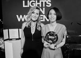 Ngày 28/5, Kate Winslet đã trao tặng giải thưởng 