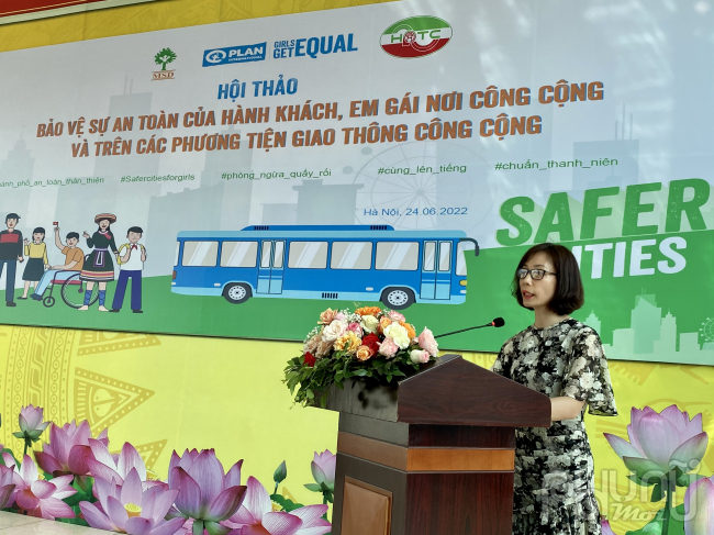 Bà Trần Thị Phương Thảo - Phó Giám đốc Trung tâm quản lý giao thông công cộng Hà Nội (HPTC) phát biểu khai mạc Hội thảo