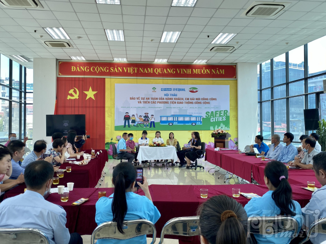 Hội thảo đã thu hút sự quan tâm và tham gia của lãnh đạo Sở Giao thông Vận tải thành phố Hà Nội, đại điện các đối tác triển khai dự án, các đơn vị vận tải hành khách công cộng và hơn 80 anh chị lái xe, phụ xe các tuyến xe bus trên địa bàn thành phố Hà Nội, cùng đại biểu thanh thiếu niên.