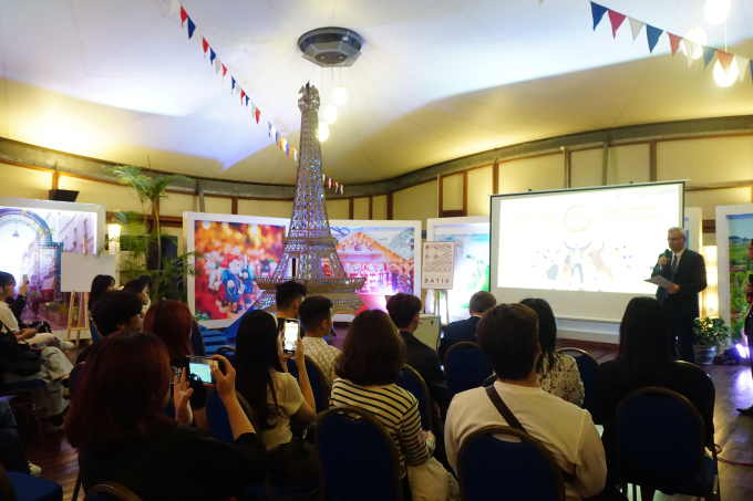 Tối 10/3, tại Hà Nội, Dự án Hy Vọng được BATIK International, CSAGA, Planète Enfants & Développement Vietnam, SCDI đồng phối hợp tổ chức buổi “Liên hoan tổng kết Dự án Hy Vọng”  với sự tài trợ địa điểm của Đại sứ quán Pháp tại Việt Nam.