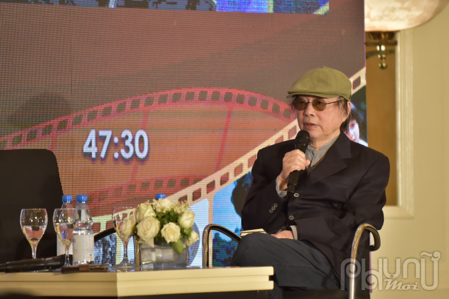 Đạo diễn, NSND Đặng Nhật Minh nêu ý kiến trong phiên thảo luận thứ nhất liên quan tới vấn đề “Chính sách thúc đẩy phát triển sản xuất phim”. Ảnh: Hoàng Toàn